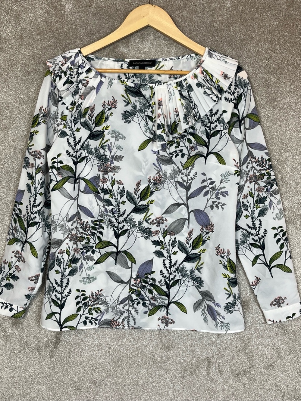 Banana Republic Blouse Womens Extra Small White Floral Long Sleeve- 5357